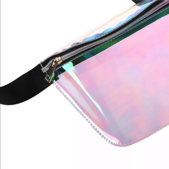 New Item✨ Clear Holographic Fanny Pack 💕 - Picture 4 of 7